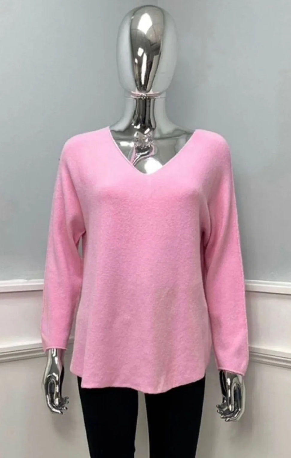ROCHELLE Basic V-Neck Knit