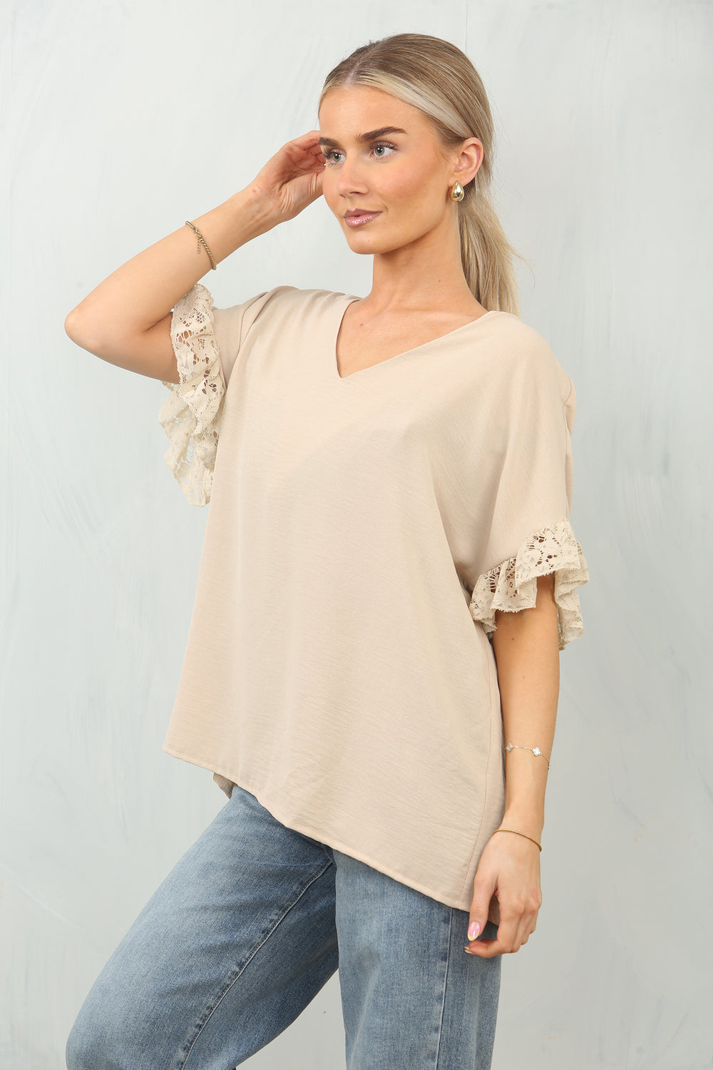 GENIE Lace Sleeve Top