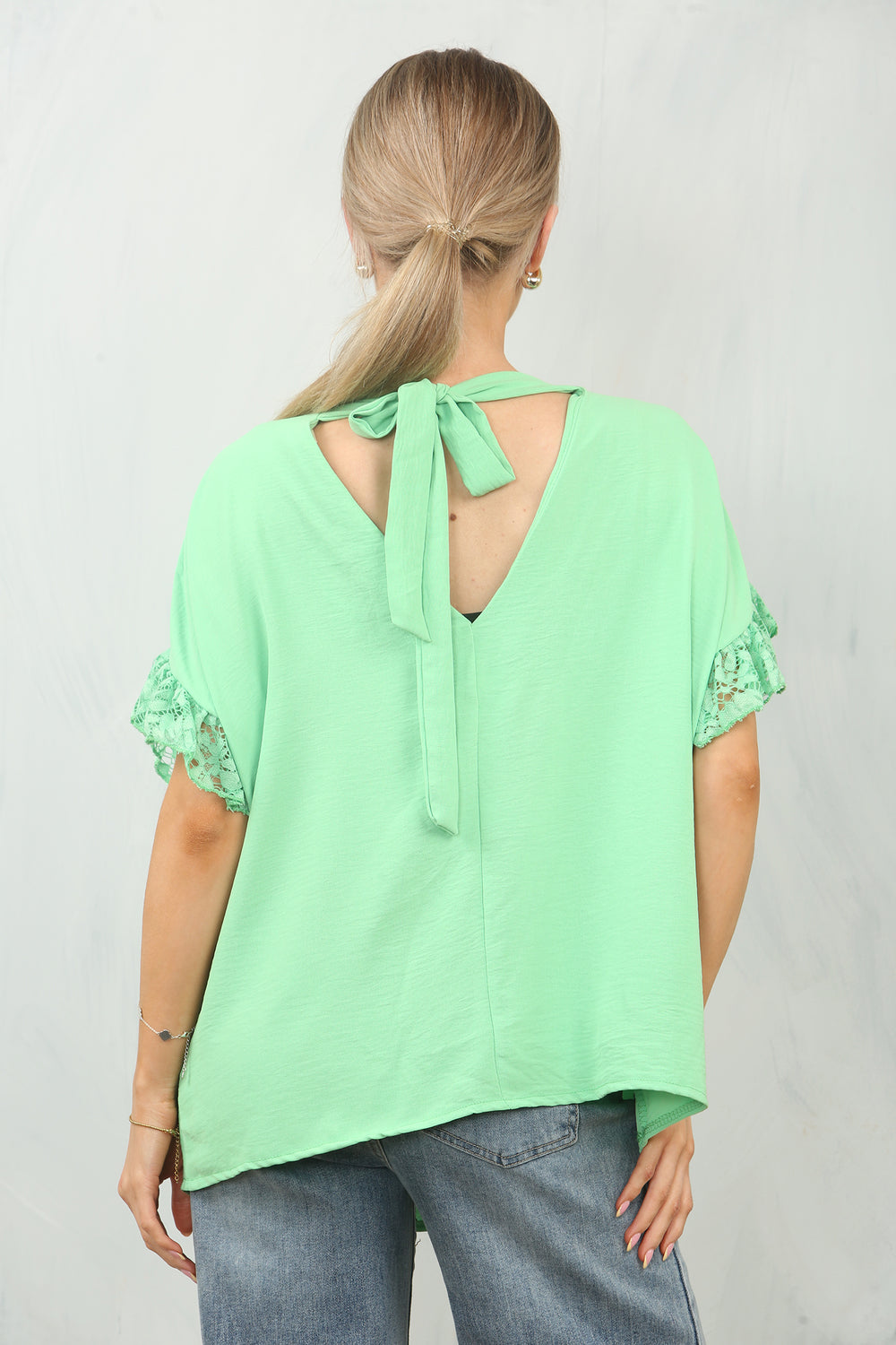 GENIE Lace Sleeve Top
