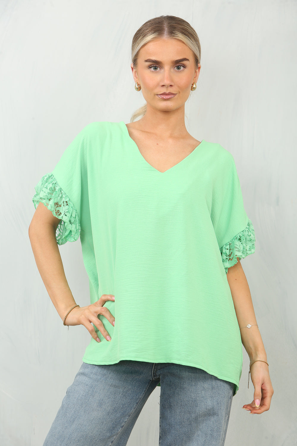 GENIE Lace Sleeve Top