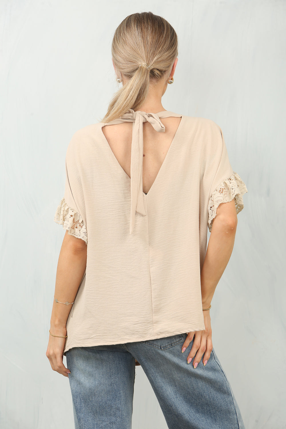 GENIE Lace Sleeve Top