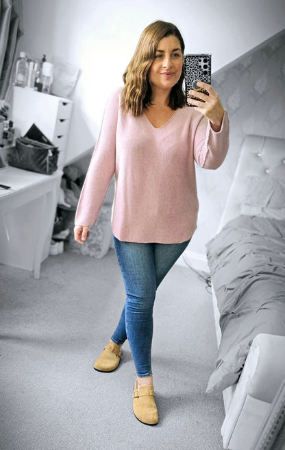ROCHELLE Basic V-Neck Knit